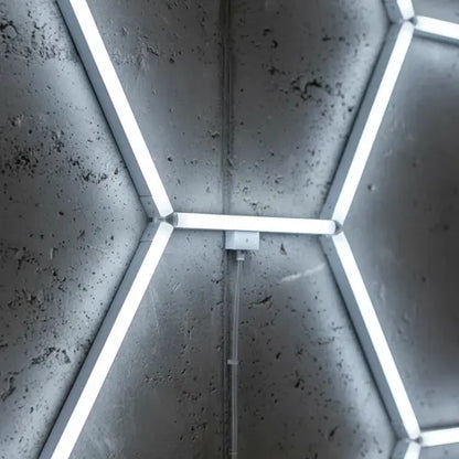 Panel LED hexagonal 5 módulos AX008 - vista de instalación completa