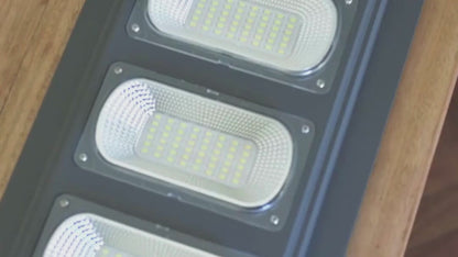 Foco Solar LED 120W con Soporte y Control Remoto – Impermeable + Panel Solar